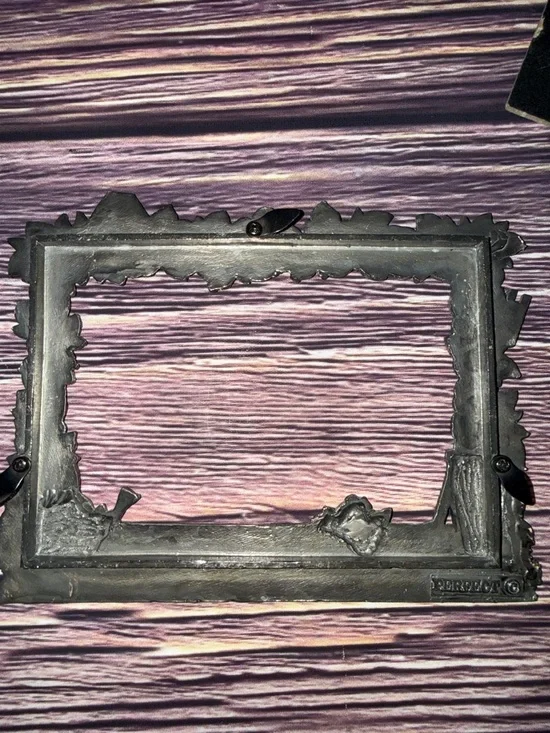 Perfect Art Nouveau Pewter Garden Theme Silver Photo Frame. Watering Can Flowers - Picture 11 of 16